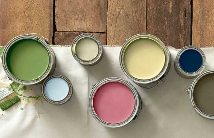 6 советов по выбору и покраске акриловой краской стен, потолков и пола