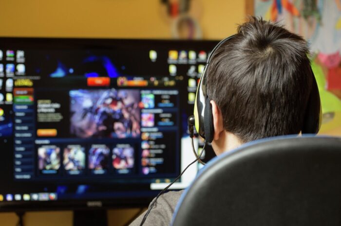 Аналитики: Геймеры каждый день проводят за играми по 2 часа