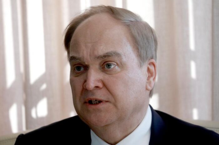 Антонов заявил о невообразимых последствиях действий США на Украине
