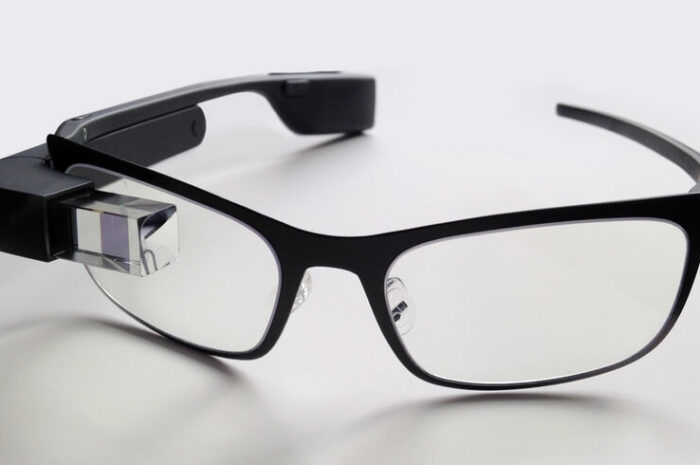 Apple и Carl Zeiss готовят смарт-очки с дополненной реальностью