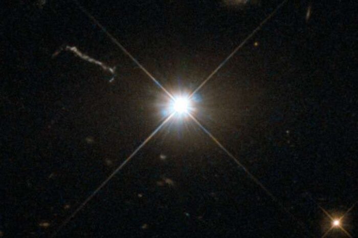 Астрономы обнаружили самую быстрорастущую черную дыру в известной Вселенной