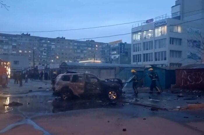 Автомобиль взорвался в центре Мелитополя