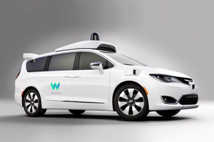 Автономные автомобили прокатят первых пассажиров в Калифорнии