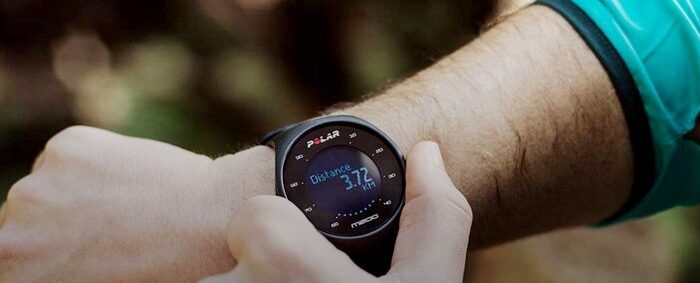 Беговой трекер Polar M200 оснащён модулем GPS и датчиком ЧСС