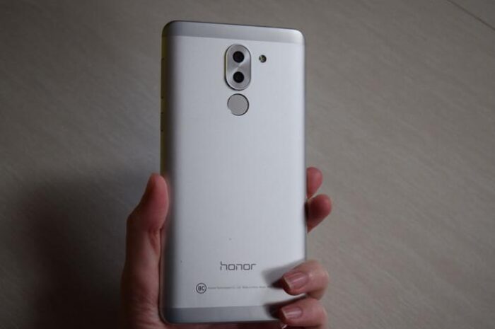 Бюджетный смартфон Huawei Honor 6X будет наделён двойной основной камерой