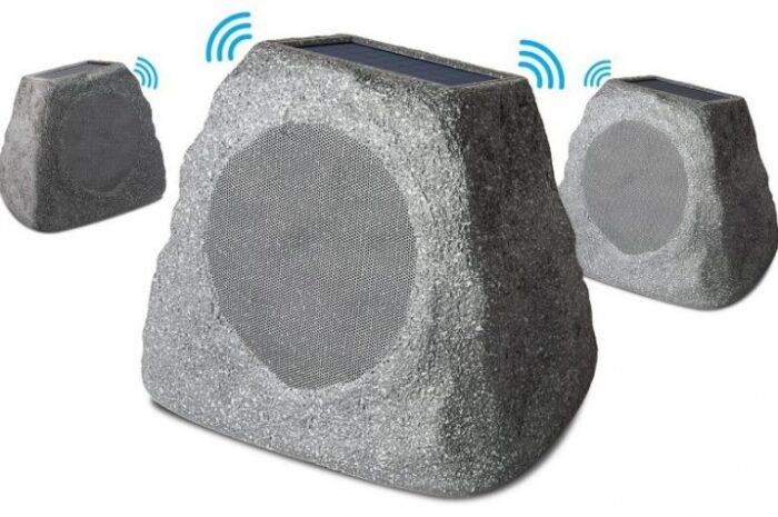 CES 2018: садовая «колонка-фонарь» Tiki Sounds и «динамик-камень» Solar Stone Multi"
