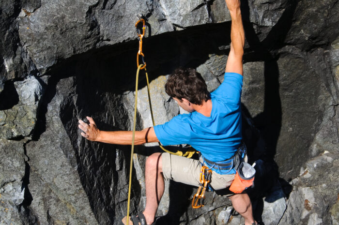 Что представляет собой скалолазание?