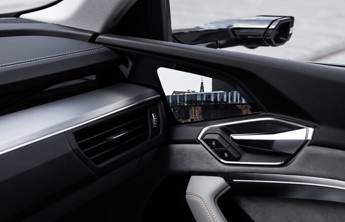 Электрокар Audi e-tron получит виртуальные зеркала заднего вида"