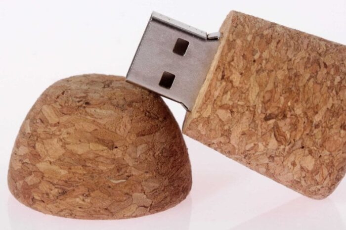 #факты | Почему данные на флешке не хранятся вечно?