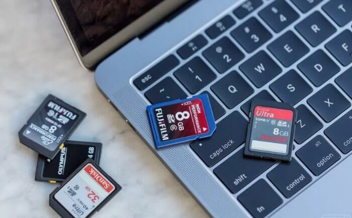 Фил Шиллер рассказал, почему у новых MacBook Pro нет слота для SD карт