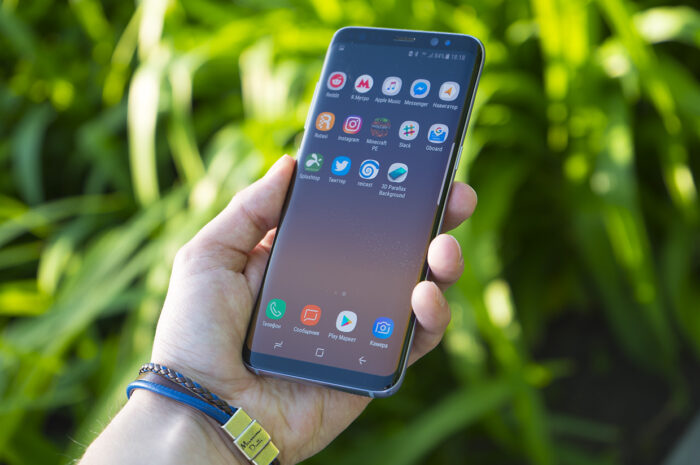 Фото дня: смартфон Samsung Galaxy S8 во плоти