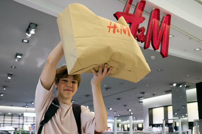 H&M пока не будет расширяться в России