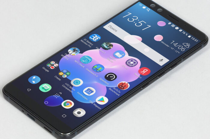 HTC U12+ не получил переходник с 3,5-мм аудиоразъёмом"