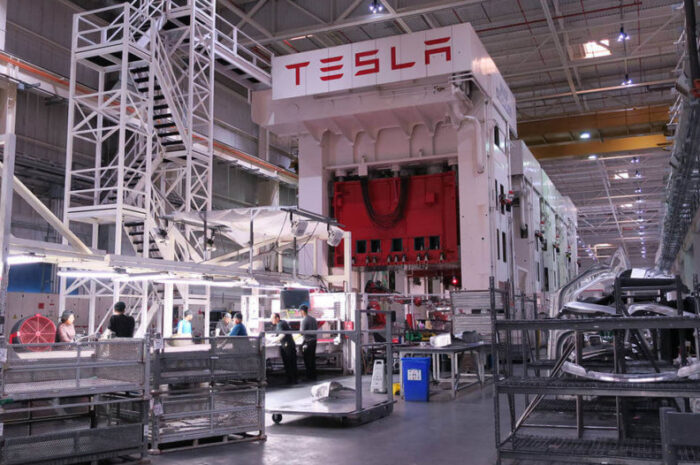 Илон Маск: излишняя автоматизация Tesla была ошибкой