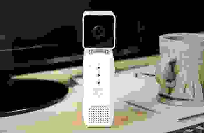 Intel и Amazon представили интеллектуальную камеру DeepLens"