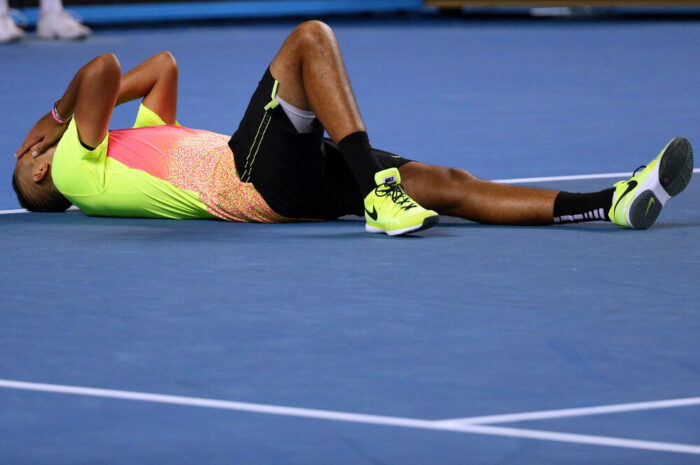 Кирьос победил Сеппи на Открытом чемпионате Австралии, уступая 0:2 по сетам