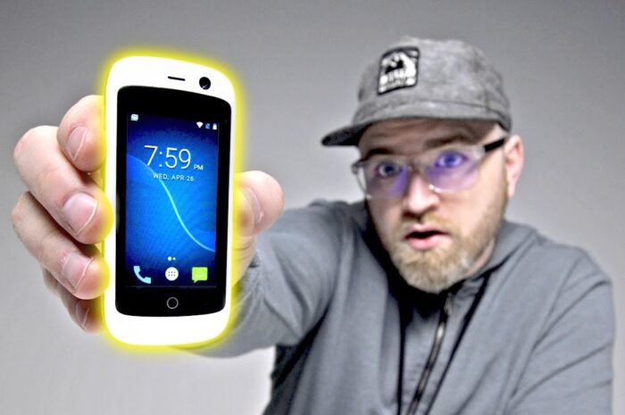 Китайцы собирают деньги на самый компактный 4G-смартфон Jelly