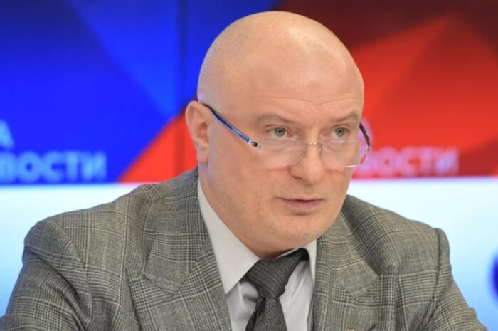 Клишас: закон о запрете покинувшим РФ работать удаленно внесут в ГД