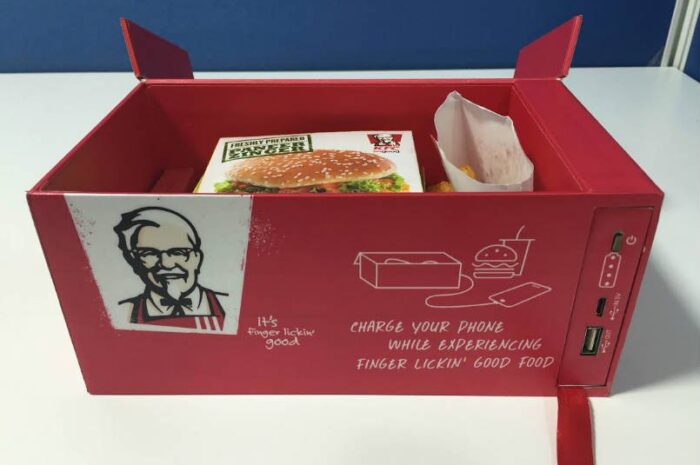 Коробки для еды KFC научились заряжать гаджеты