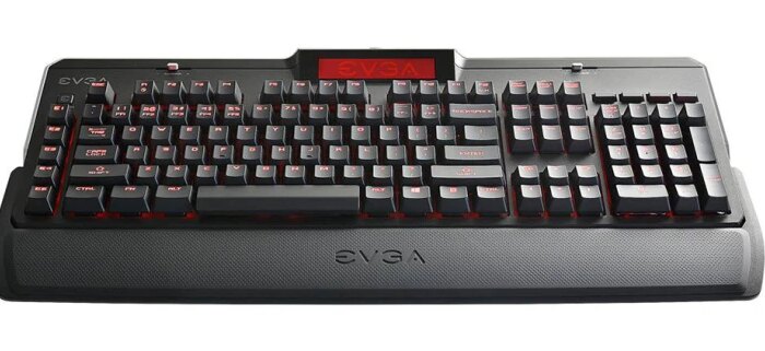 Механическая клавиатура EVGA Z10 наделена встроенным дисплеем"