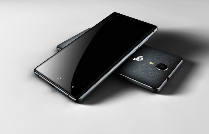 Micromax выпустила "кожаный" Canvas 5 lite в России