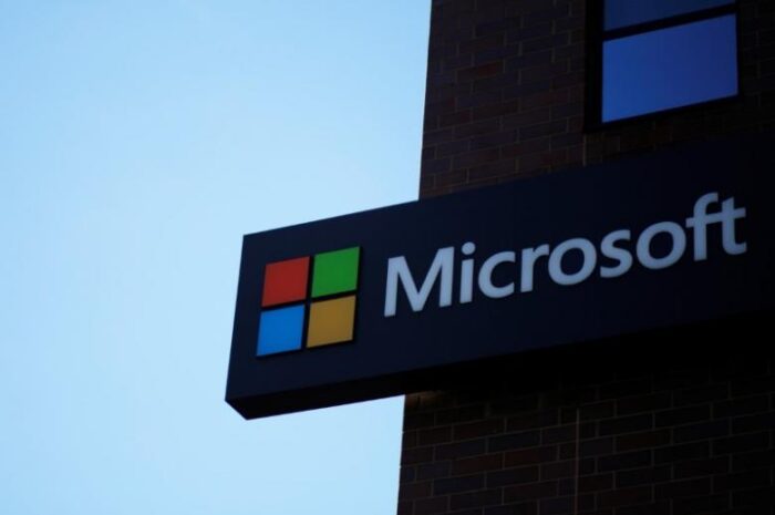 Microsoft приглашает на анонс Surface 23 мая