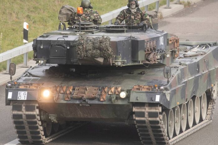 Министр обороны Украины нашел способ получить немецкие танки