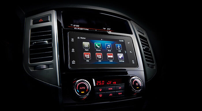 Mitsubishi FLEXConnect: мультимедийная система с технологией подавления шумов в салоне"