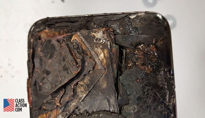 На Samsung подали в суд за возгорание смартфона Galaxy S7 edge