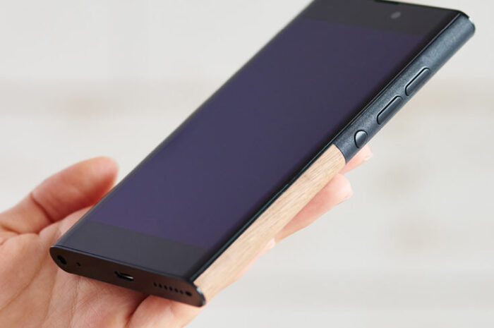 Начались продажи смартфона NuAns Neo с ОС Windows 10 Mobile за пределами Японии