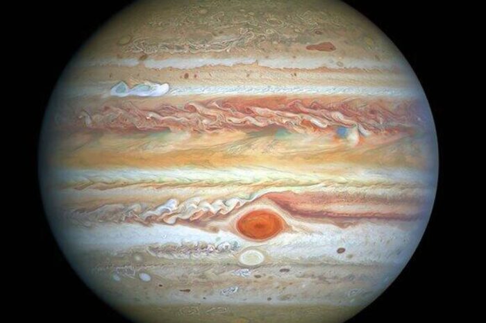 NASA: В объектив телескопа «Хаббл» попали сразу три Луны Юпитера, видео