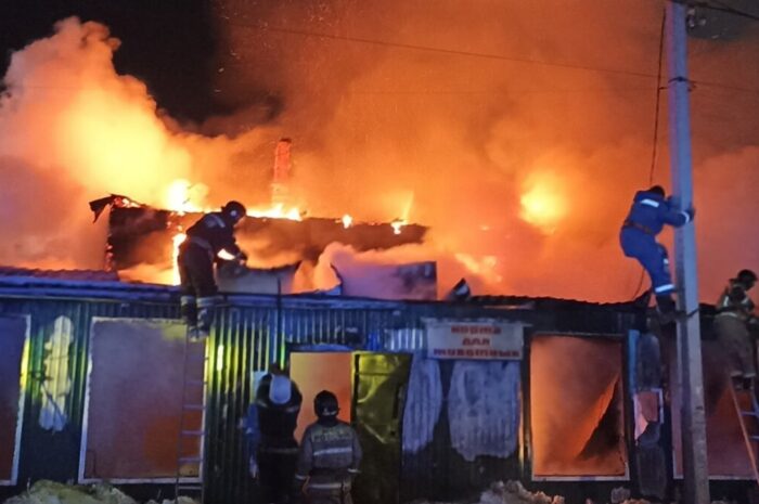 Названа возможная причина пожара в доме престарелых в Кемерове