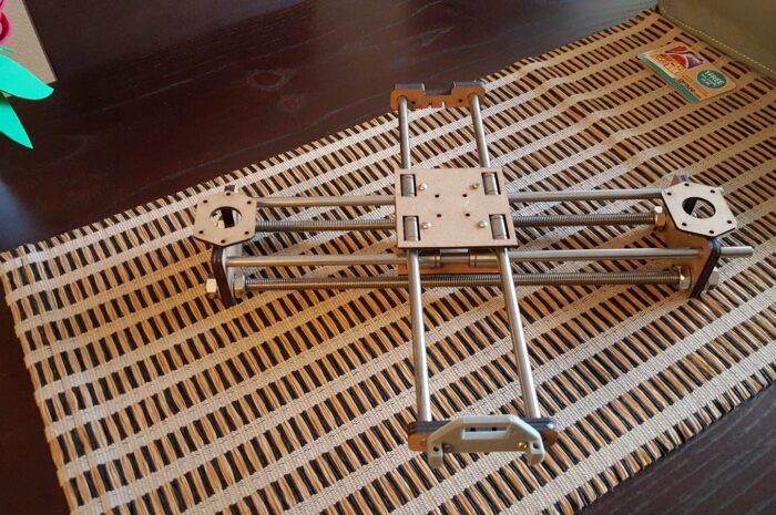 Нотная папка Terada Gvido с двумя гибкими экранами E Ink поддерживает перьевой ввод