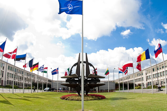 Обзор иноСМИ: последствия взрыва дамбы под Киевом и опасения по единству стран НАТО