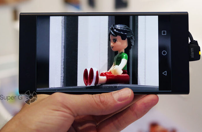 Oppo показала прототип смартфона с 5-кратным оптическим зумом