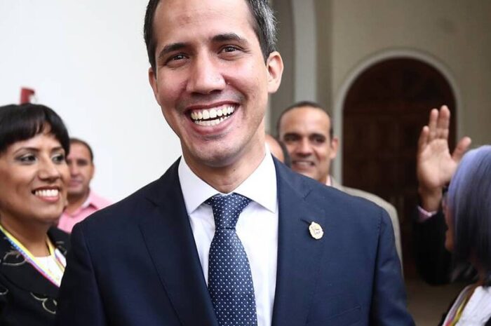 Отказ оппозиции Венесуэлы поддерживать Гуайдо стал ударом для США