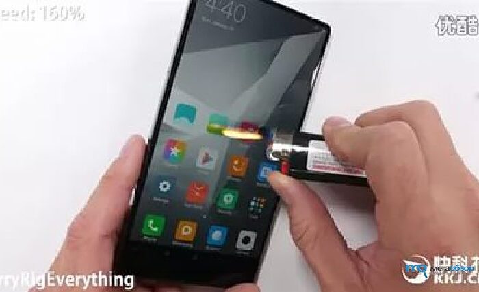 Падение уничтожает Xiaomi Mi Mix