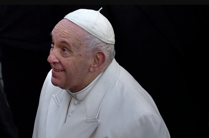 Папа Римский помечтал о нематериальном подарке на Рождество