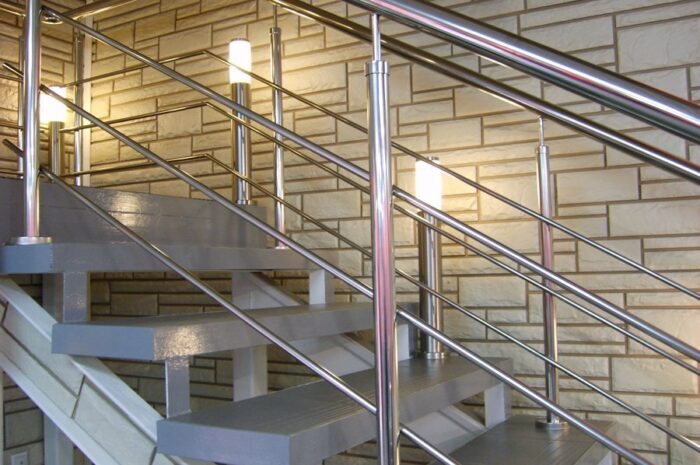 Перила для лестницы из нержавейки — основные преимущества.