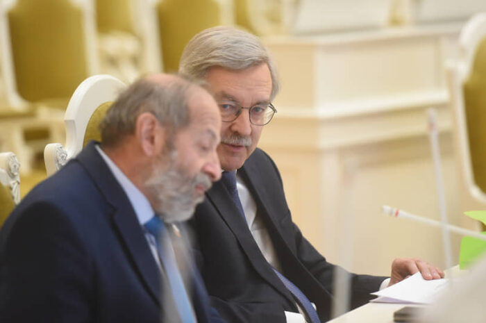 Петербургское «Яблоко» снова внесло в ЗакС законопроект о мерах по экономической обоснованности тарифов — Для контроля за монополистами