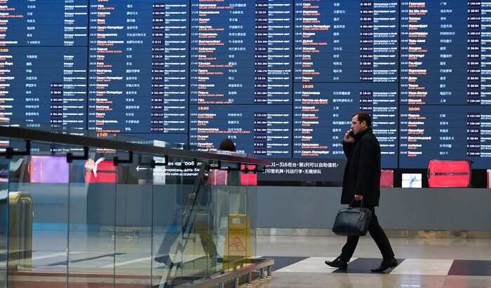 Почти 60 рейсов задержано и отменено в аэропортах Москвы