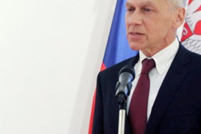 Посол РФ в Белграде покинул съезд соцпартии после ролика со словами Ципраса