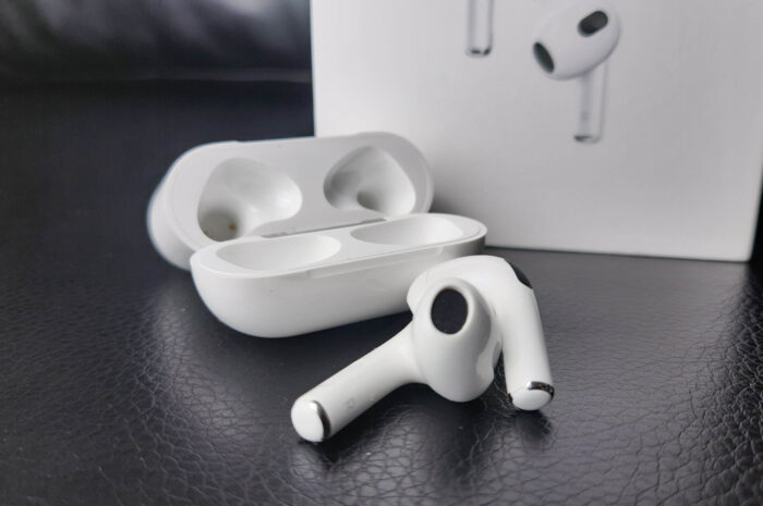 Потерявшиеся беспроводные наушники AirPods можно менять по одному