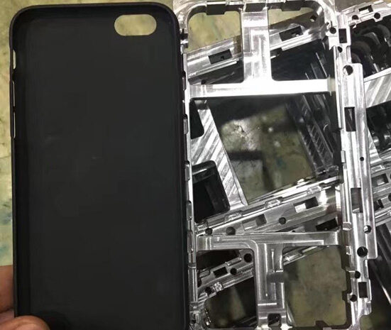Появились фотографии металлической рамки шасси смартфона Apple iPhone 8