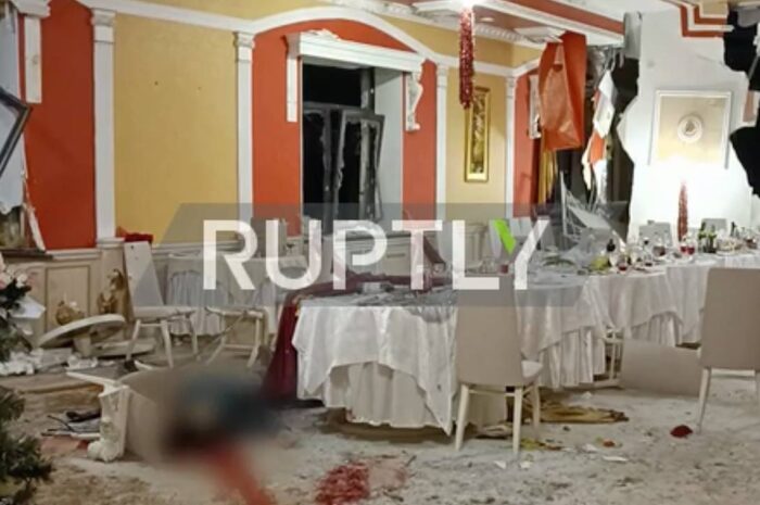 Появились кадры из обстрелянной гостиницы в Донецке