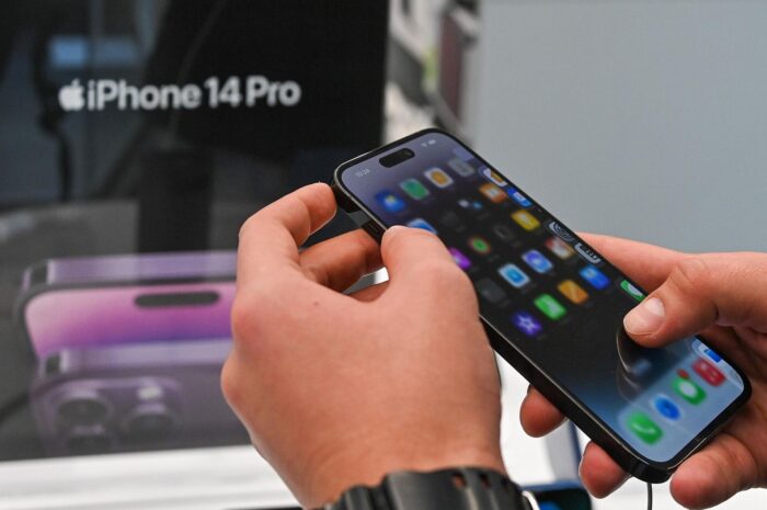 Признание Apple в падении продаж смартфонов iPhone ударило по европейским поставщикам компонентов