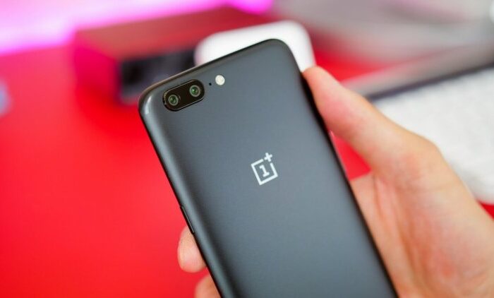 Производитель называет «желейный эффект» экрана OnePlus 5 «естественным» и он не лукавит