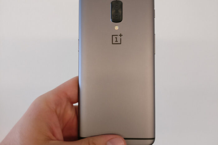 Прототип OnePlus 5 с двойной камерой показался на фото