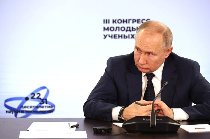 Путин готов уволить с административных постов «крупных ученых» — Потому что они не могут сочетать научную работу и административную