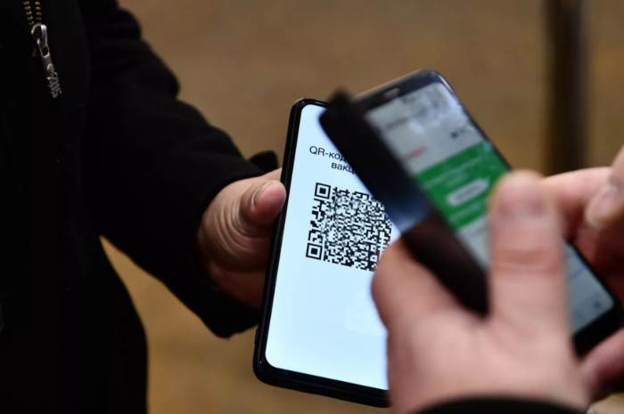 Роспотребнадзор ответил на вопрос о введении QR-кодов из-за гриппа